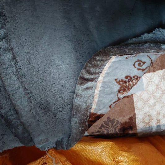 FLUFFY BLANKET